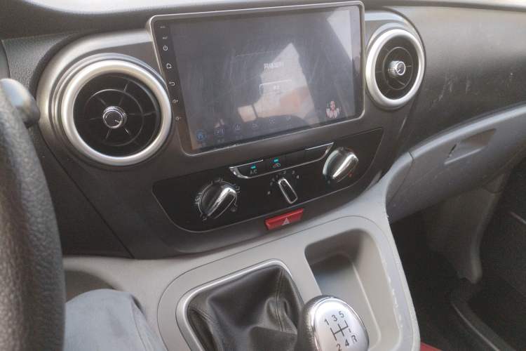 Used JAC Refine M3 2018 1.6L Express Edition 7-Seater Audio And AC Panel