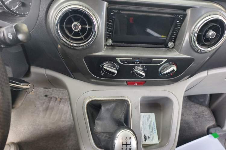 Used JAC Refine M3 2018 1.6L Express Edition 7-Seater Audio And AC Panel