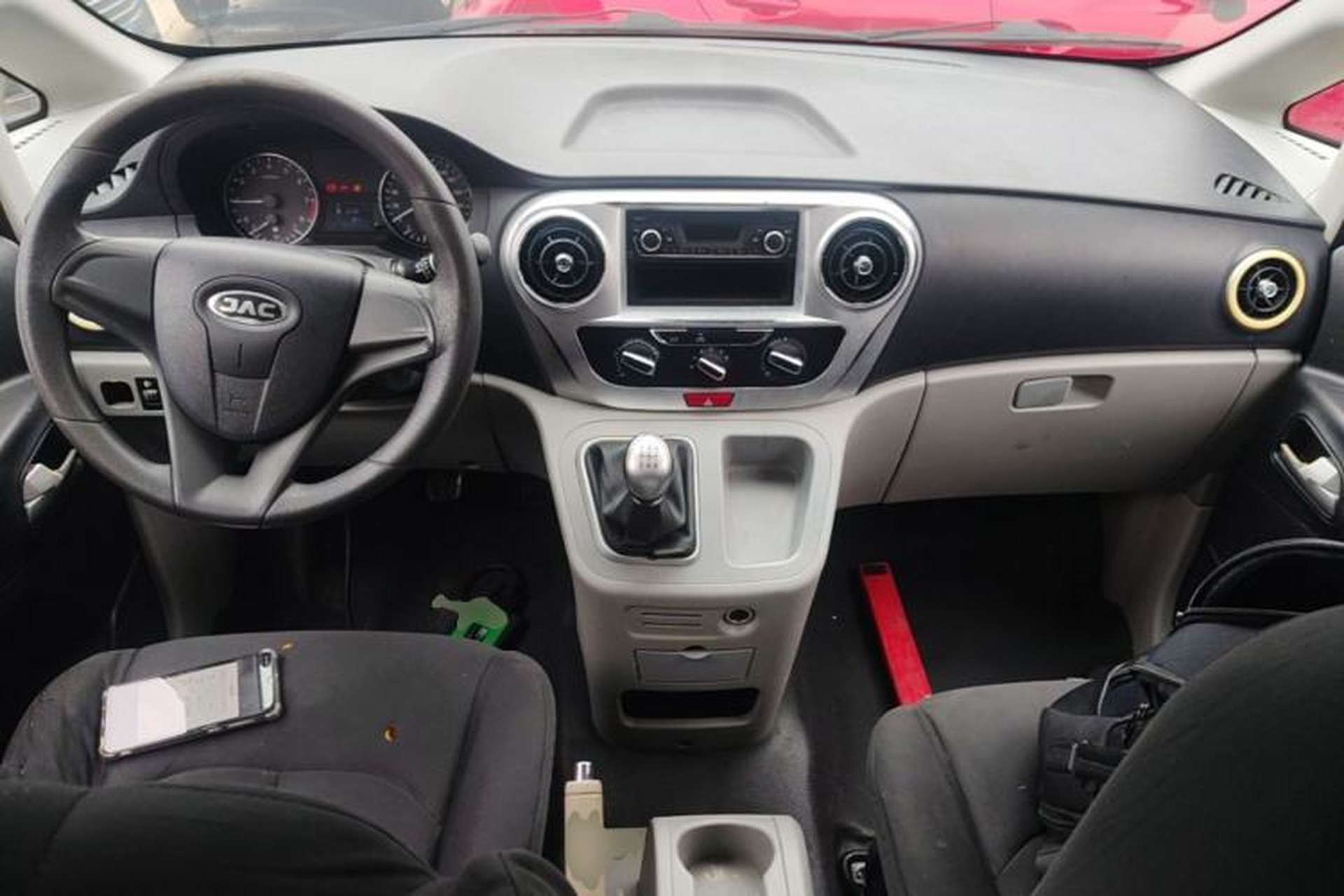 Used JAC Refine M3 2018 1.6L Express Edition 7-Seater Center Console