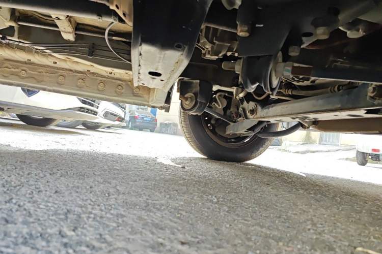 Used JAC Refine M3 2018 1.6L Express Edition 7-Seater Chassis Front Right