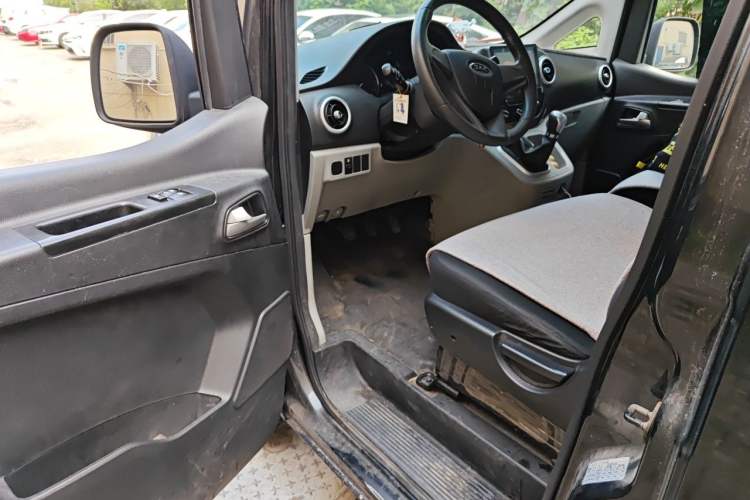 Used JAC Refine M3 2018 1.6L Express Edition 7-Seater Driver Seat