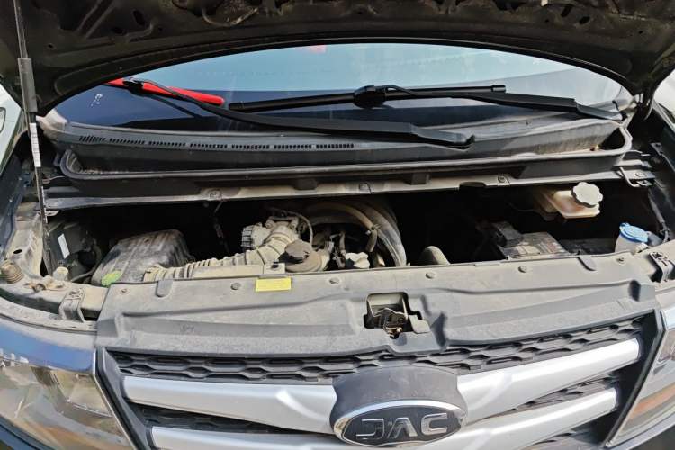 Used JAC Refine M3 2018 1.6L Express Edition 7-Seater Engine Bay