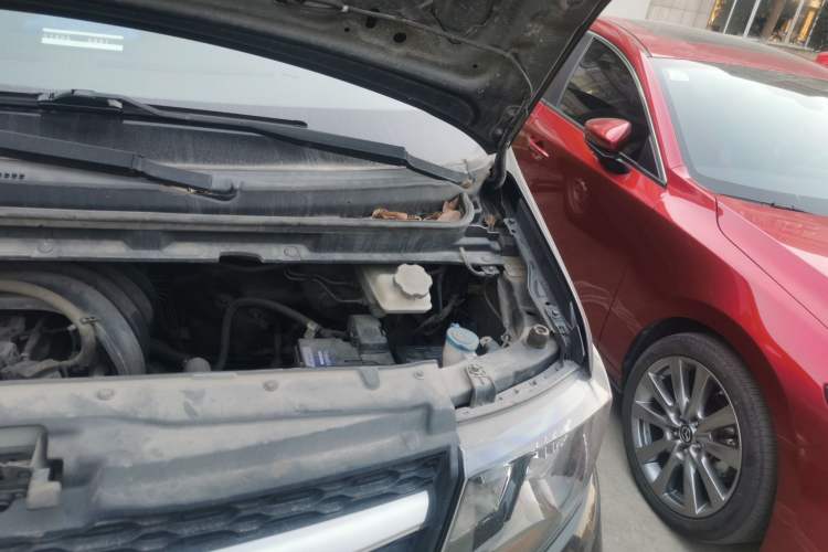 Used JAC Refine M3 2018 1.6L Express Edition 7-Seater Engine Bay Left