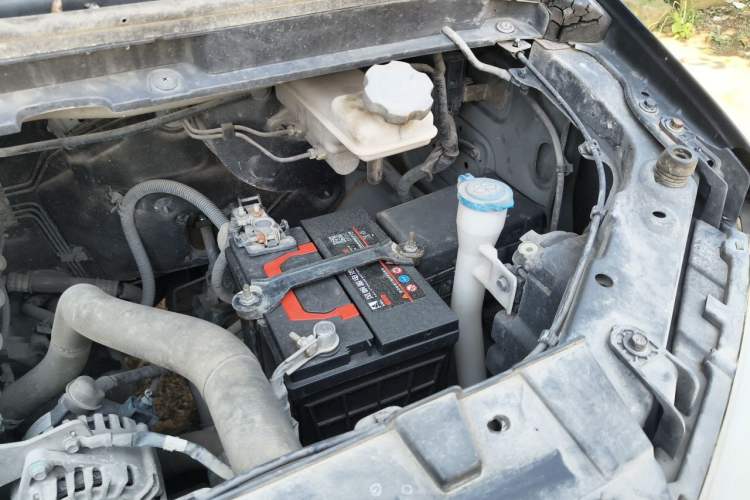 Used JAC Refine M3 2018 IKEA Edition 1.6L Luxury Model Engine Bay Left