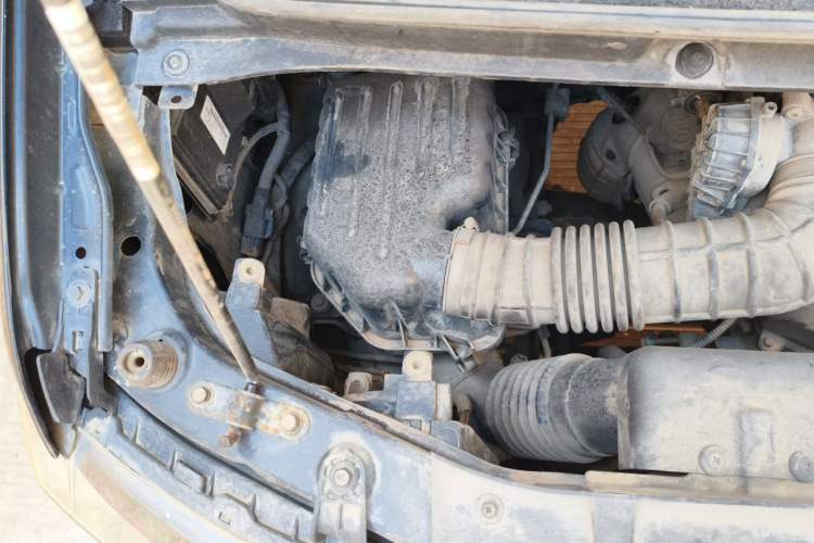 Used JAC Refine M3 2018 1.6L Express Edition 7-Seater Engine Bay Right