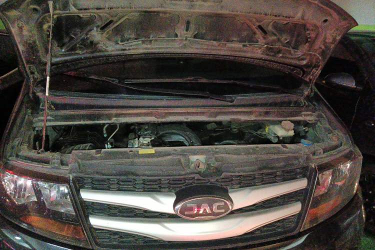 Used JAC Refine M3 2018 1.6L Express Edition 5-seater Engine Bay