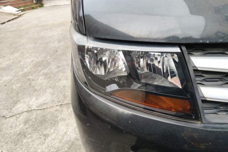 Used JAC Refine M3 2018 1.6L Express Edition 7-Seater Exterior 6