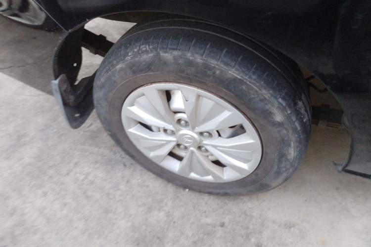 Used JAC Refine M3 2018 1.6L Express Edition 7-Seater Exterior 8