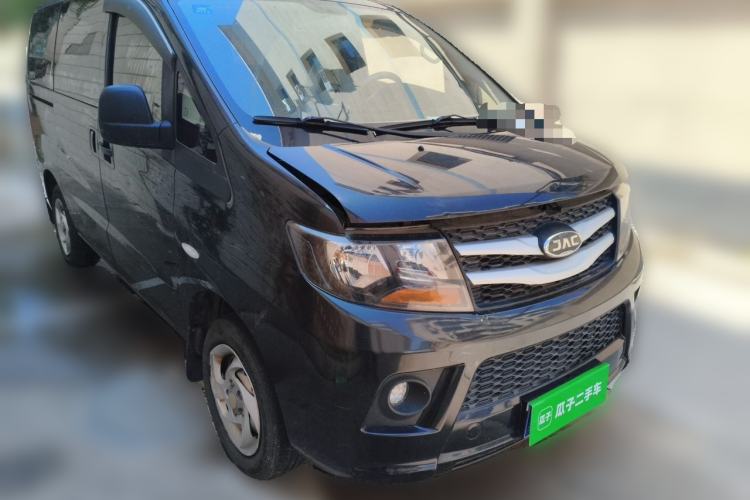 Used JAC Refine M3 2018 1.6L Express Edition 7-Seater Front Right 45 Deg