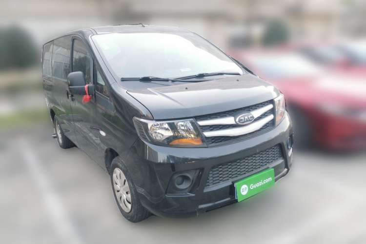 Used JAC Refine M3 2018 1.6L Express Edition 7-Seater Front Right 45 Deg