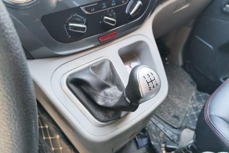 Used JAC Refine M3 2018 IKEA Edition 1.6L Luxury Model Gear Lever