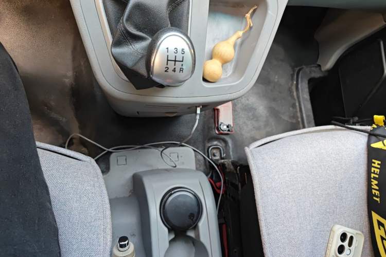 Used JAC Refine M3 2018 1.6L Express Edition 7-Seater Gear Lever