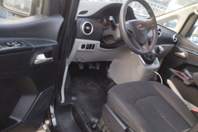Used JAC Refine M3 2018 1.6L Express Edition 7-Seater Interior 3