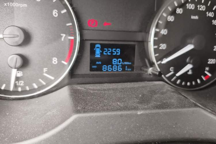 Used JAC Refine M3 2018 IKEA Edition 1.6L Luxury Smart Model Odometer Close Up