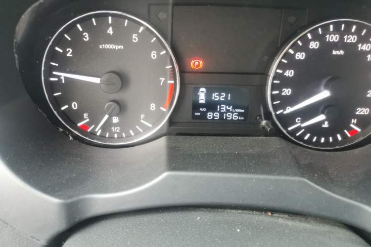 Used JAC Refine M3 2018 1.6L Express Edition 7-Seater Odometer Close Up