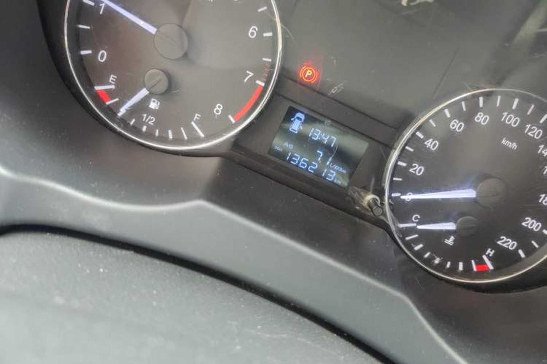 Used JAC Refine M3 2018 IKEA Edition 1.6L Luxury Smart Model Odometer Close Up