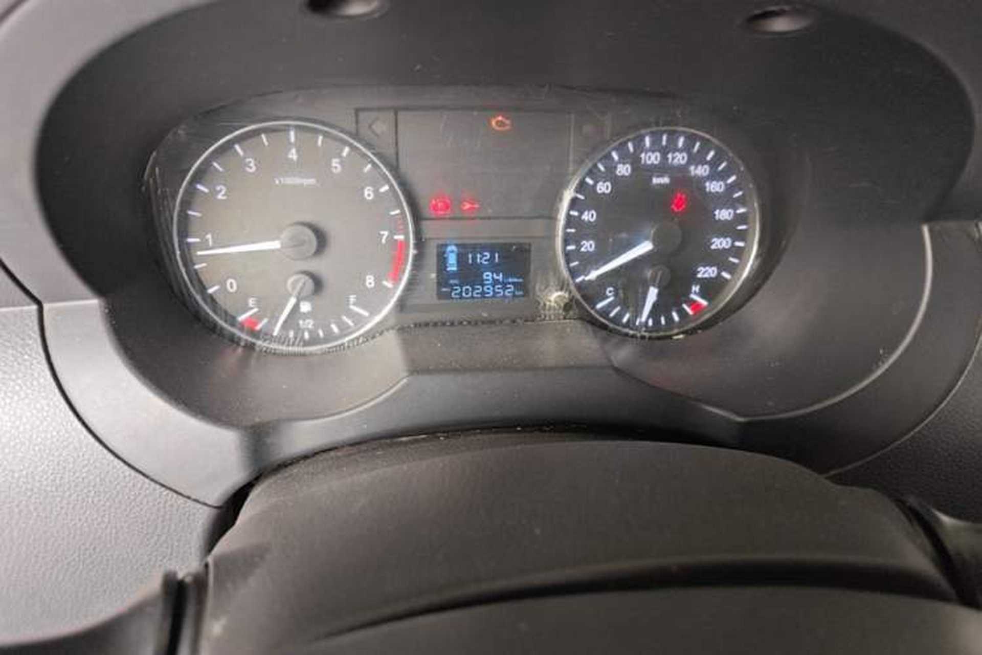 Used JAC Refine M3 2018 1.6L Express Edition 7-Seater Odometer Close Up