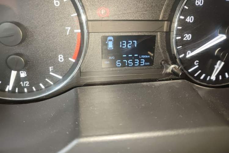 Used JAC Refine M3 2018 IKEA Edition 1.6L Luxury Smart Model Odometer Close Up
