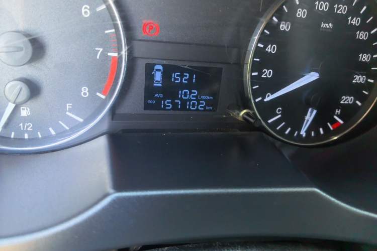 Used JAC Refine M3 2018 IKEA Edition 1.6L Luxury Smart Model Odometer Close Up