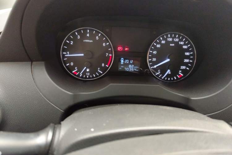 Used JAC Refine M3 2018 1.6L Express Edition 7-Seater Odometer Close Up