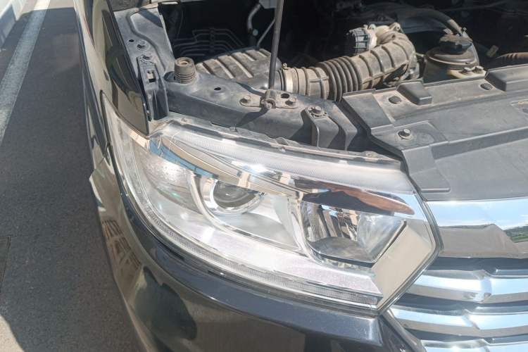 Used JAC Refine M3 2018 IKEA Edition 1.6L Luxury Smart Model Right Front Headlight