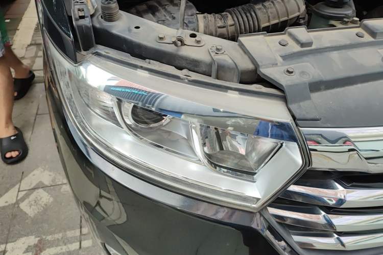 Used JAC Refine M3 2018 IKEA Edition 1.6L Luxury Smart Model Right Front Headlight