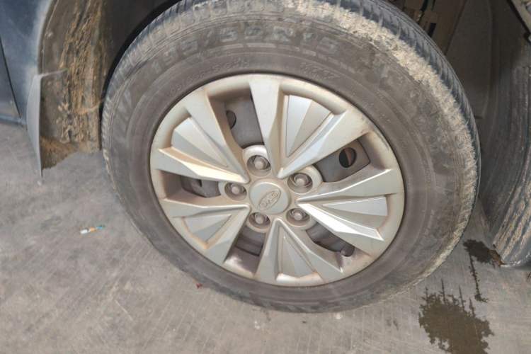 Used JAC Refine M3 2018 IKEA Edition 1.6L Luxury Model Right Front Wheel Hub