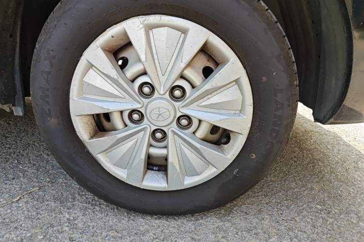 Used JAC Refine M3 2018 1.6L Express Edition 7-Seater Right Front Wheel Hub