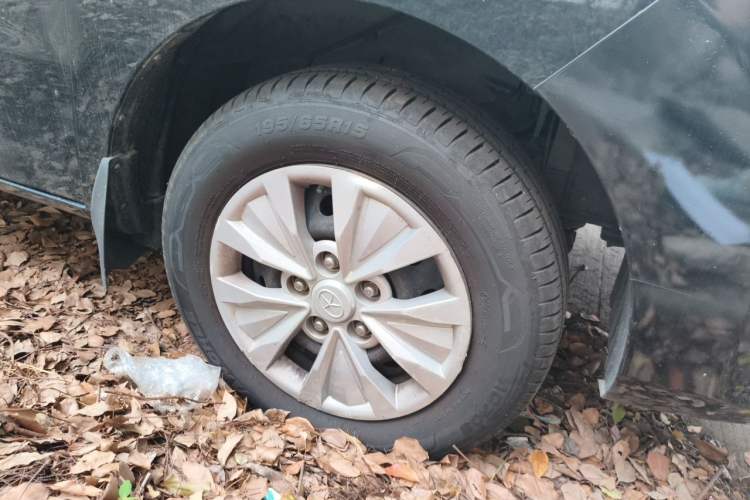Used JAC Refine M3 2018 IKEA Edition 1.6L Luxury Model Right Front Wheel Hub