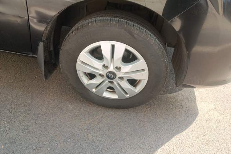 Used JAC Refine M3 2018 IKEA Edition 1.6L Luxury Smart Model Right Front Wheel Hub