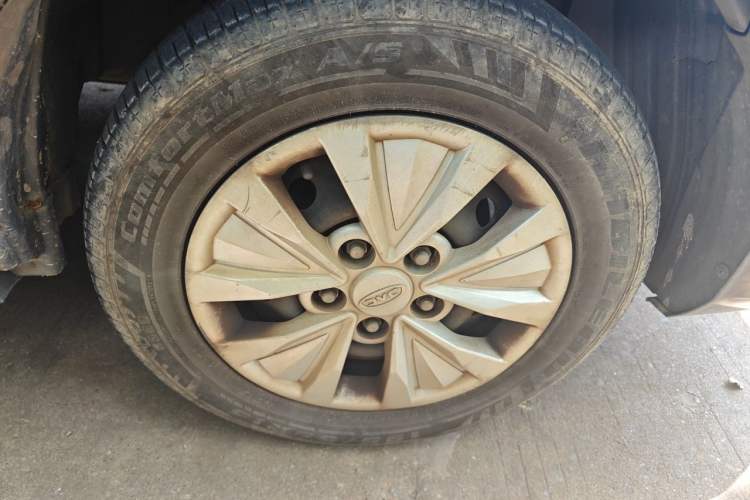Used JAC Refine M3 2018 IKEA Edition 1.6L Luxury Model Right Front Wheel Hub