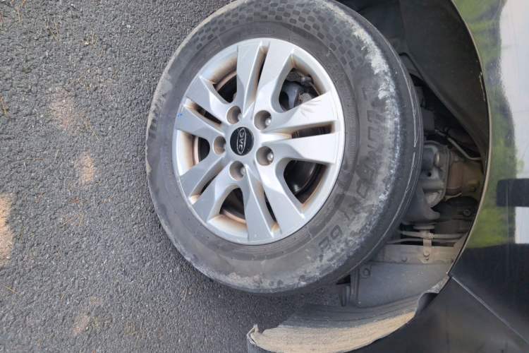 Used JAC Refine M3 2018 IKEA Edition 1.6L Luxury Smart Model Right Front Wheel Hub