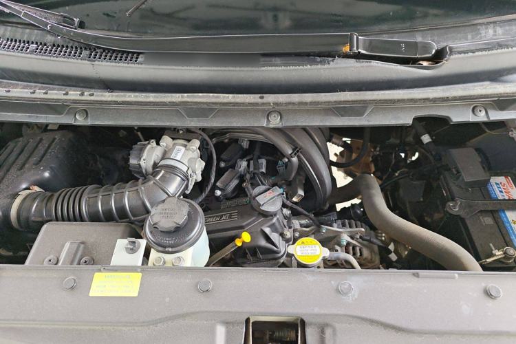 Used JAC Refine M3 2018 1.6L Express Edition 7-Seater Engine Bay