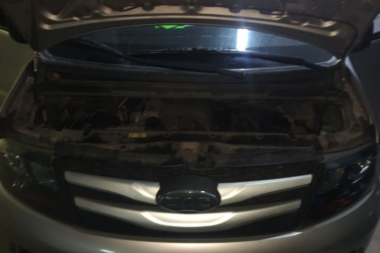 Used JAC Refine M3 2018 1.6L Express Edition 5-seater Engine Bay