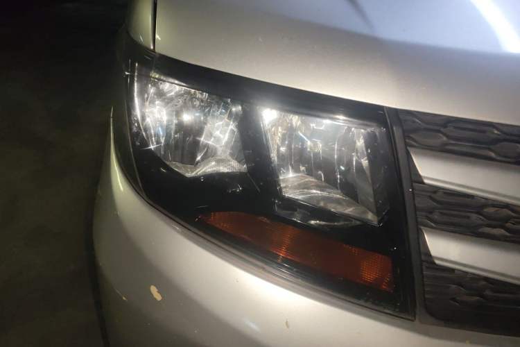 Used JAC Refine M3 2018 1.6L Express Edition 5-seater Right Front Headlight