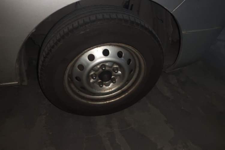 Used JAC Refine M3 2018 1.6L Express Edition 5-seater Right Front Wheel Hub