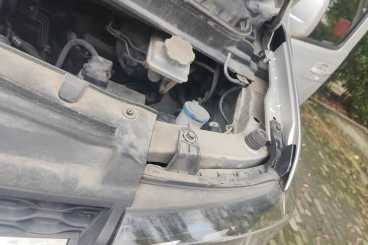 Used JAC Refine M3 2018 1.6L Express Edition 7-Seater Engine Bay Left