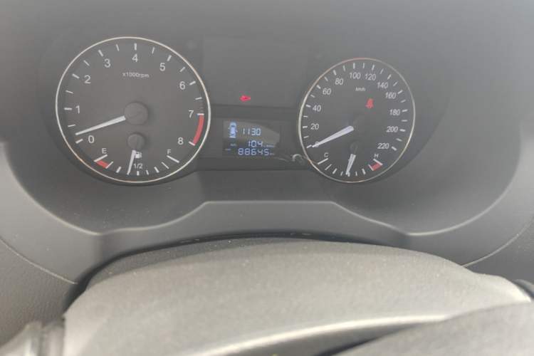 Used JAC Refine M3 2018 1.6L Express Edition 7-Seater Odometer Close Up