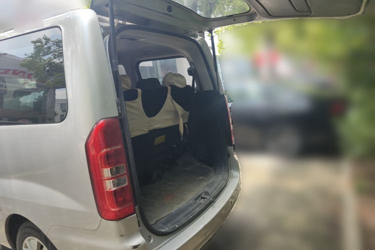 Used JAC Refine M3 2018 1.6L Express Edition 7-Seater Trunk