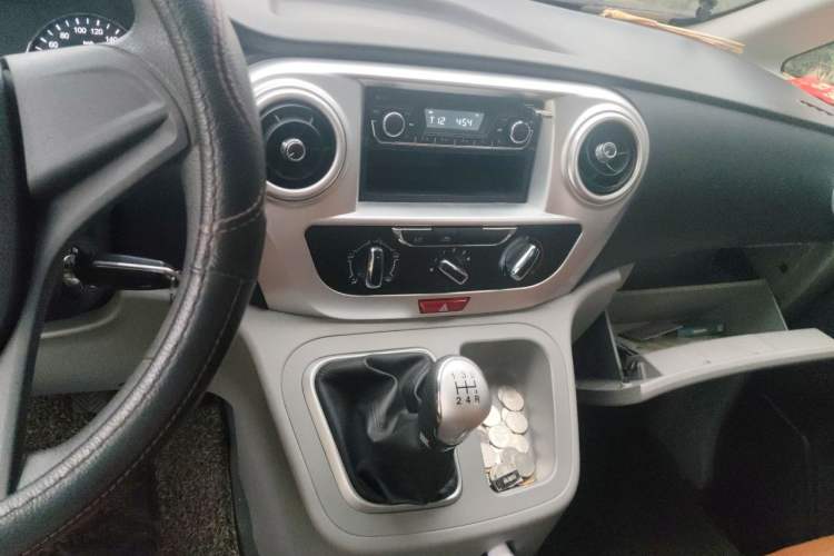 Used JAC Refine M3 2018 1.6L Express Edition 5-seater Audio And AC Panel