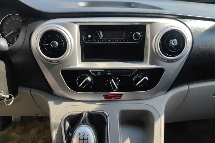 Used JAC Refine M3 2018 1.6L Express Edition 5-seater Audio And AC Panel