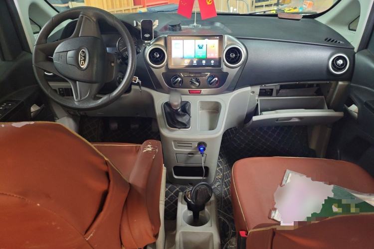 Used JAC Refine M3 2018 Creator Edition 1.6L Comfort Version Center Console