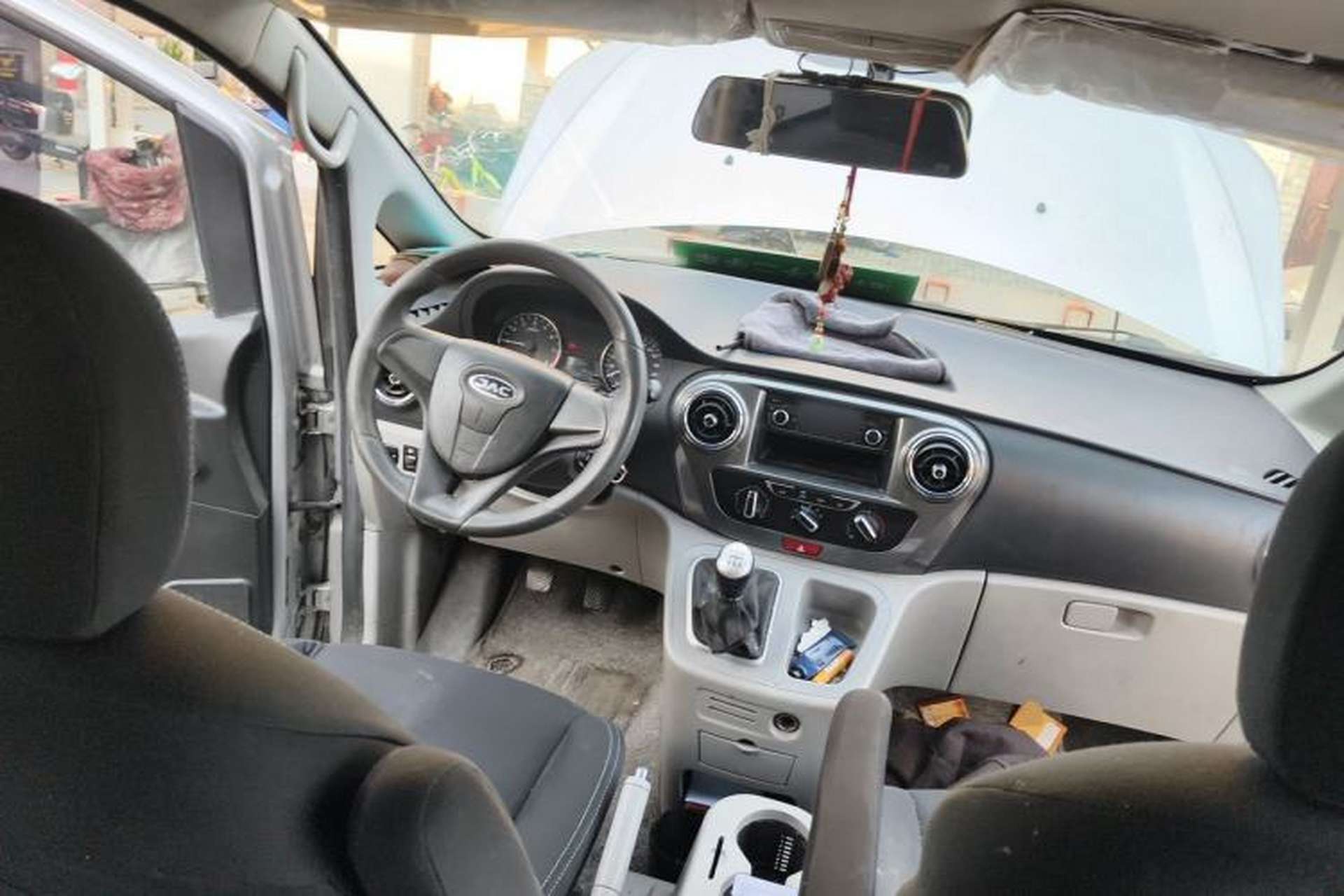 Used JAC Refine M3 2018 IKEA Edition 1.6L Luxury Model Center Console