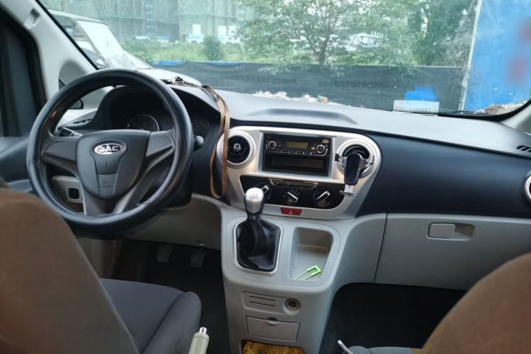 Used JAC Refine M3 2018 1.6L Express Edition 5-seater Center Console