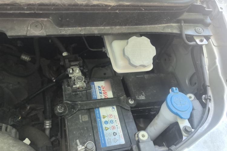 Used JAC Refine M3 2018 1.6L Express Edition 7-Seater Engine Bay Left