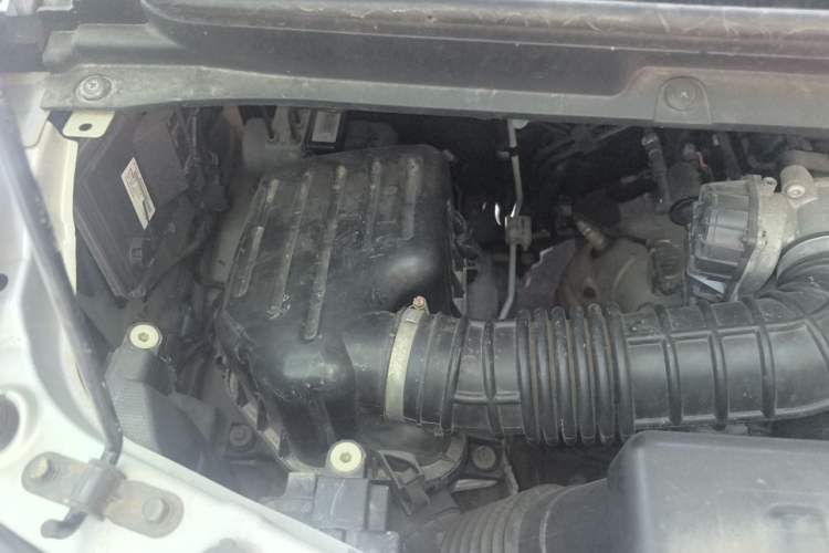 Used JAC Refine M3 2018 1.6L Express Edition 7-Seater Engine Bay Right