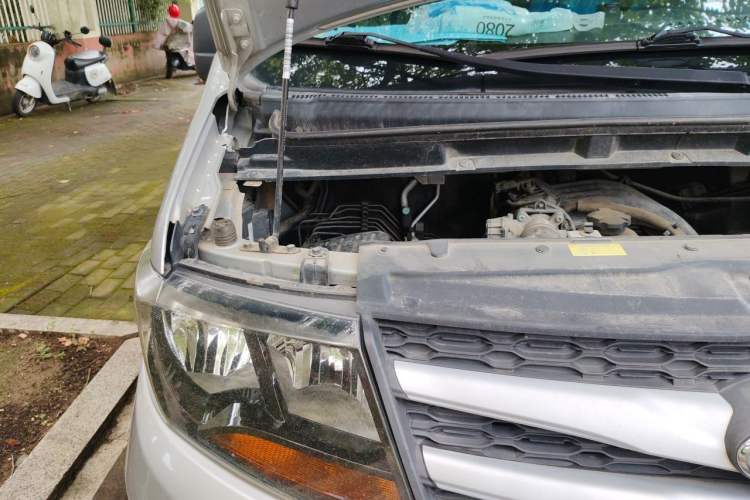 Used JAC Refine M3 2018 1.6L Express Edition 7-Seater Engine Bay Right