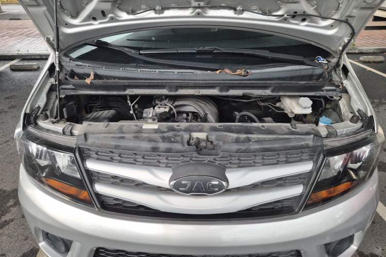 Used JAC Refine M3 2018 Creator Edition 1.6L Comfort Version Engine Bay