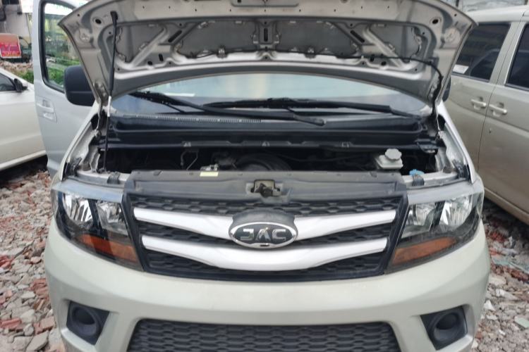 Used JAC Refine M3 2018 1.6L Express Edition 5-seater Engine Bay