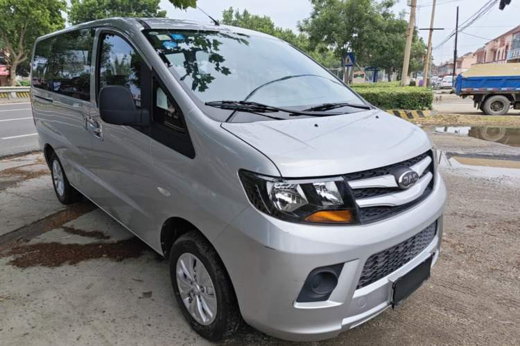Used JAC Refine M3 2018 1.6L Express Edition 7-Seater Front Right 45 Deg